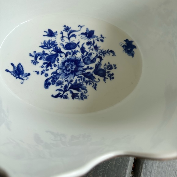 Ethan Allen Vintage Decor bowl! Gold trim! Excellent condition! - Picture 4 of 9